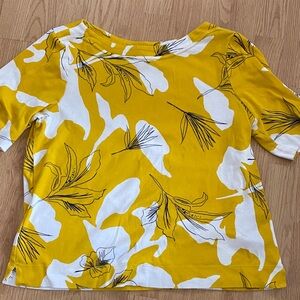 Preowned Chico’s Women’s Yellow Floral Scoop Neck Top 3 excellent
